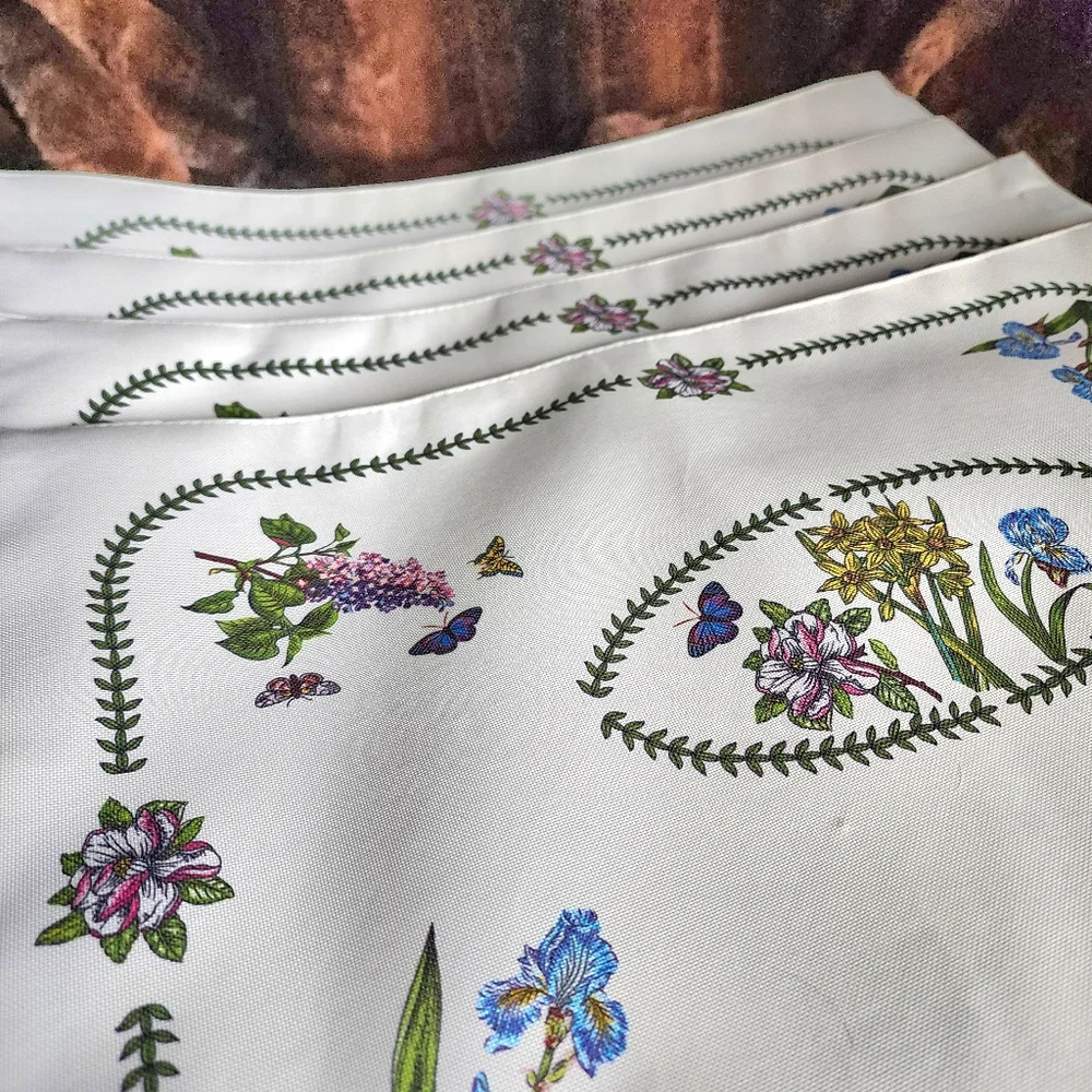 Portmeirion Botanical Garden placements and napkins.4 of each. Never used NWOT